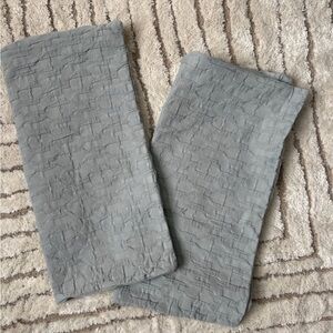 PiuBelle 100% cotton 16”x16” pillow sha covers NEW